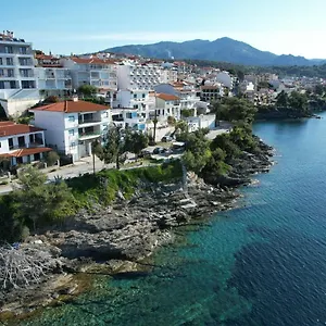 anemos-seaside-apartment.hotelschalkidiki.net/